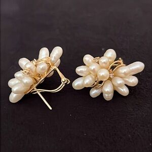 14k 585 Estate gold diamond & freshwater pearl cluster earrings